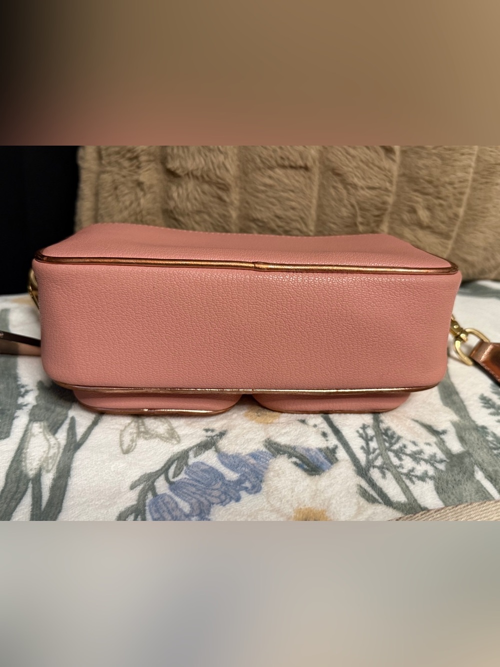 MICHAEL KORS Pink Pebbled Leather Camera Crossbody Bag with Logo Strap - Picture 3 of 5